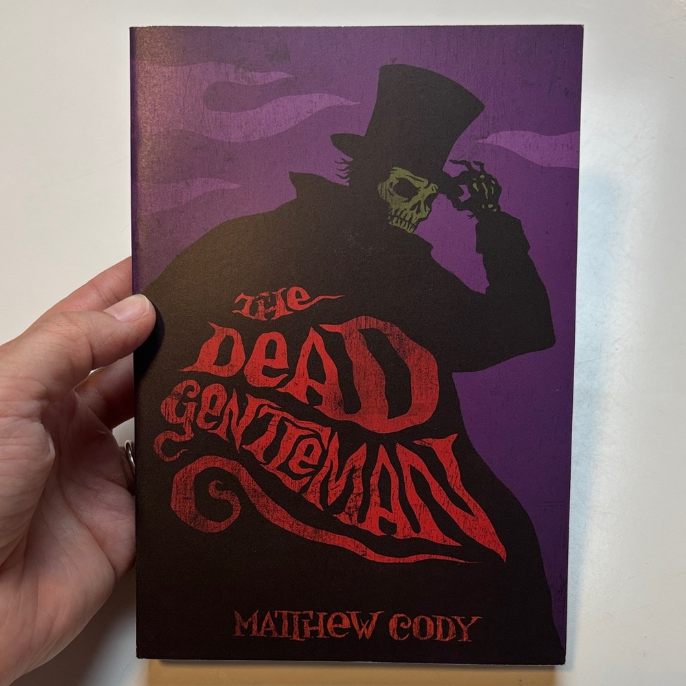 Theโ Dead Gentleman paperback book by Matthew Cody